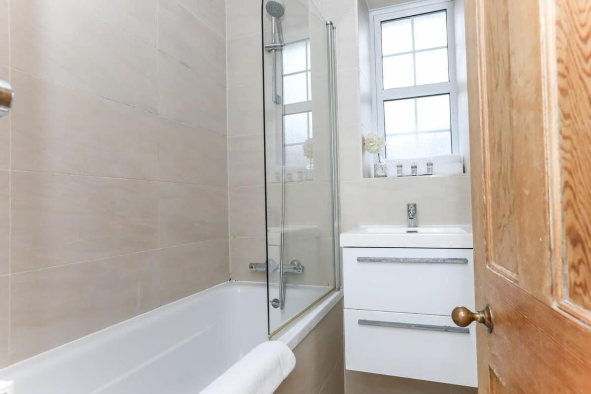 2 Bedroom Apartment In Waterloo Central London Exterior foto